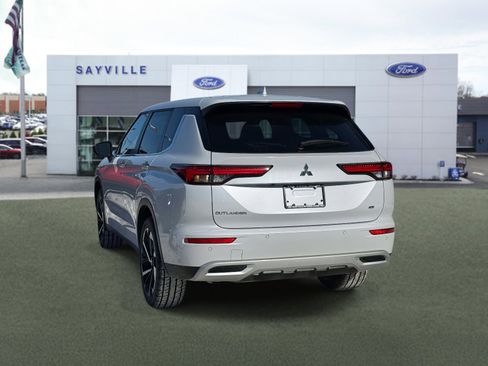 Used 2024 Mitsubishi Outlander SE Black Edition FWD image 5