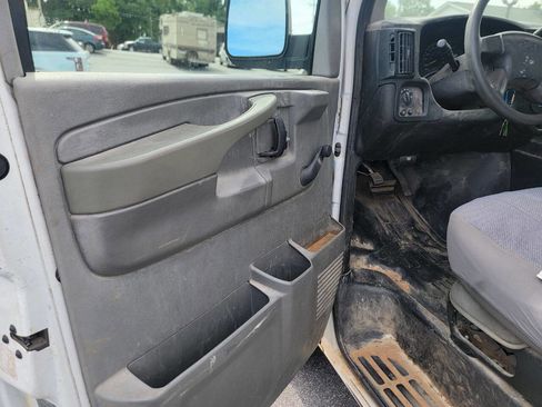 Used 2007 Chevrolet Express 1500 RWD image 10