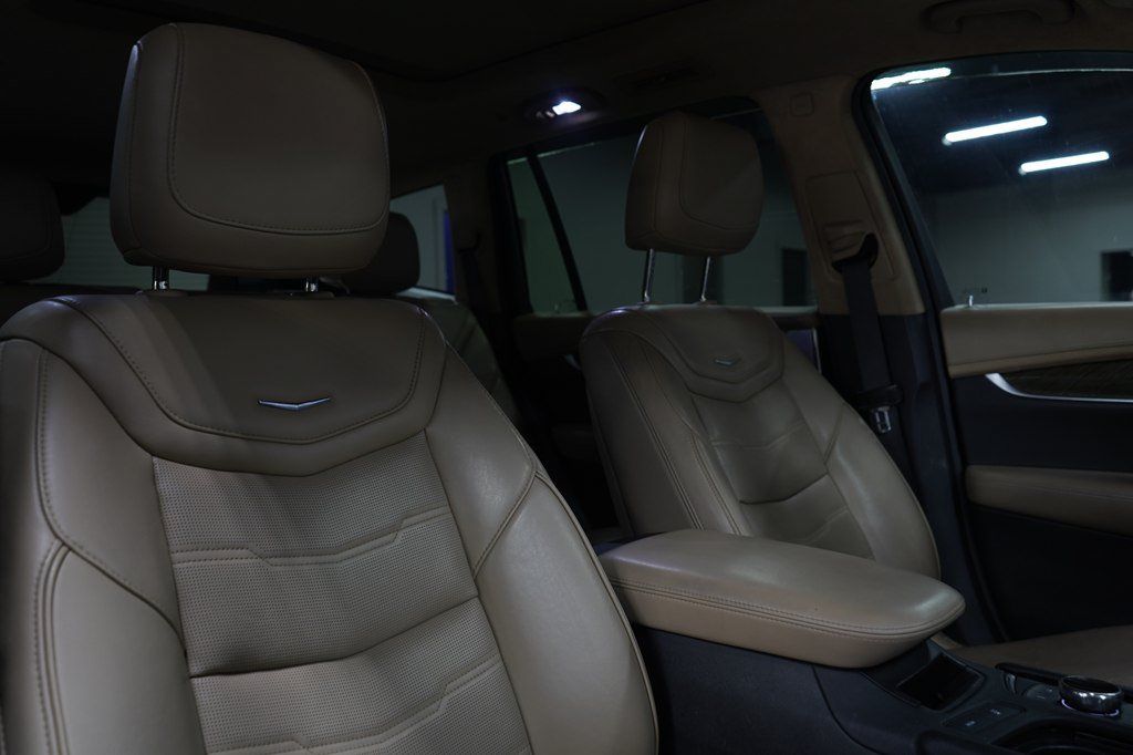 Used 2020 Cadillac XT6 Premium Luxury w/ Platinum Package FWD image 31