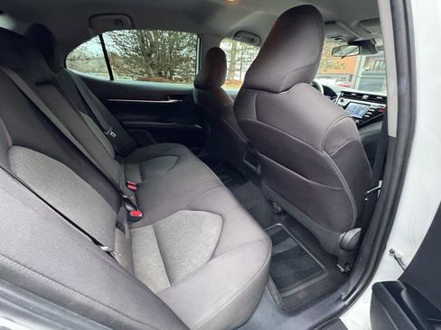 Used 2020 Toyota Camry LE image 11