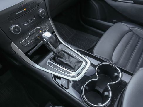 Used 2018 Ford Edge SEL w/ Equipment Group 201A image 21