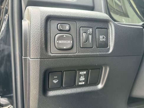 Used 2021 Toyota 4Runner SR5 AWD/4WD image 9