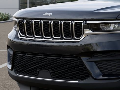 New 2025 Jeep Grand Cherokee Laredo X w/ Luxury Tech Group I image 37