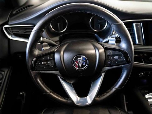 Used 2023 Buick Enclave Avenir image 31