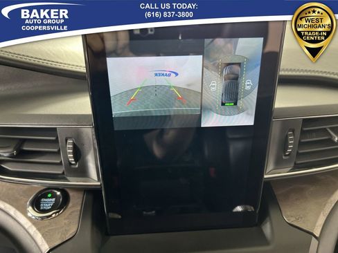 Used 2020 Ford Explorer Platinum w/ Premium Technology Package image 15