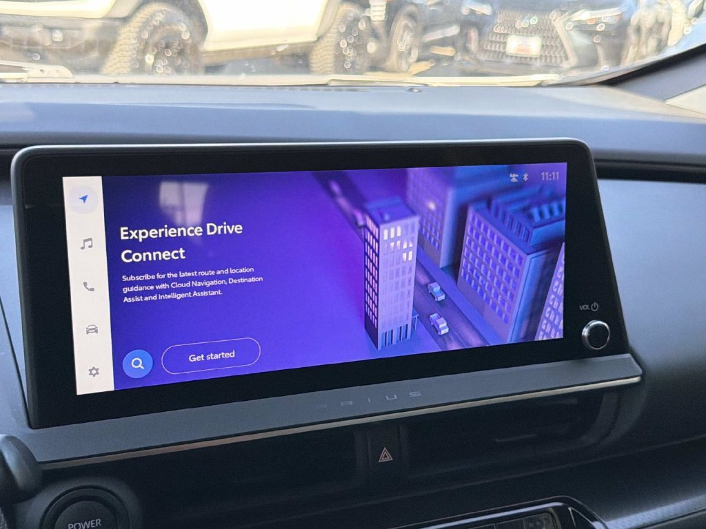Used 2025 Toyota Prius FWD image 20