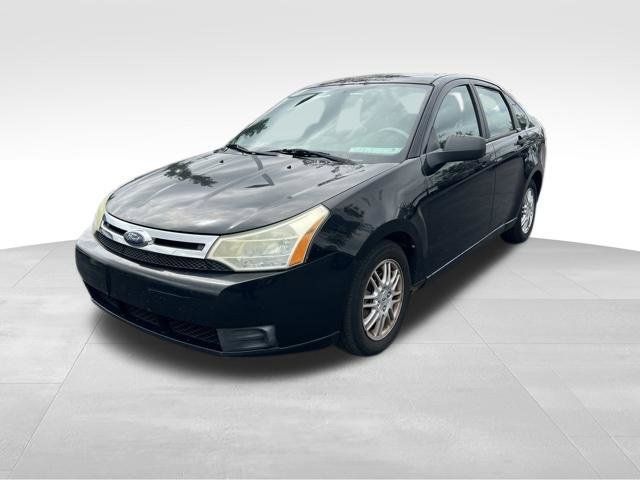 Used 2010 Ford Focus SE FWD image 3