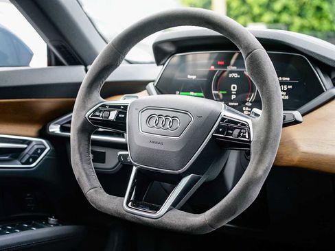 Used 2022 Audi e-tron GT Prestige w/ Prestige Package AWD/4WD image 15