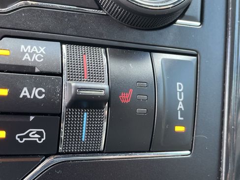Used 2019 Ford Explorer XLT w/ Equipment Group 202A FWD image 25