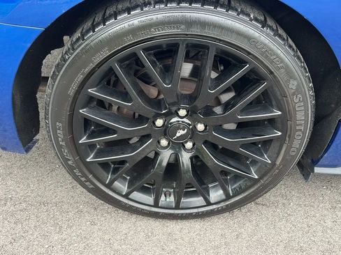 Used 2017 Ford Mustang GT w/ GT Performance Package RWD image 28
