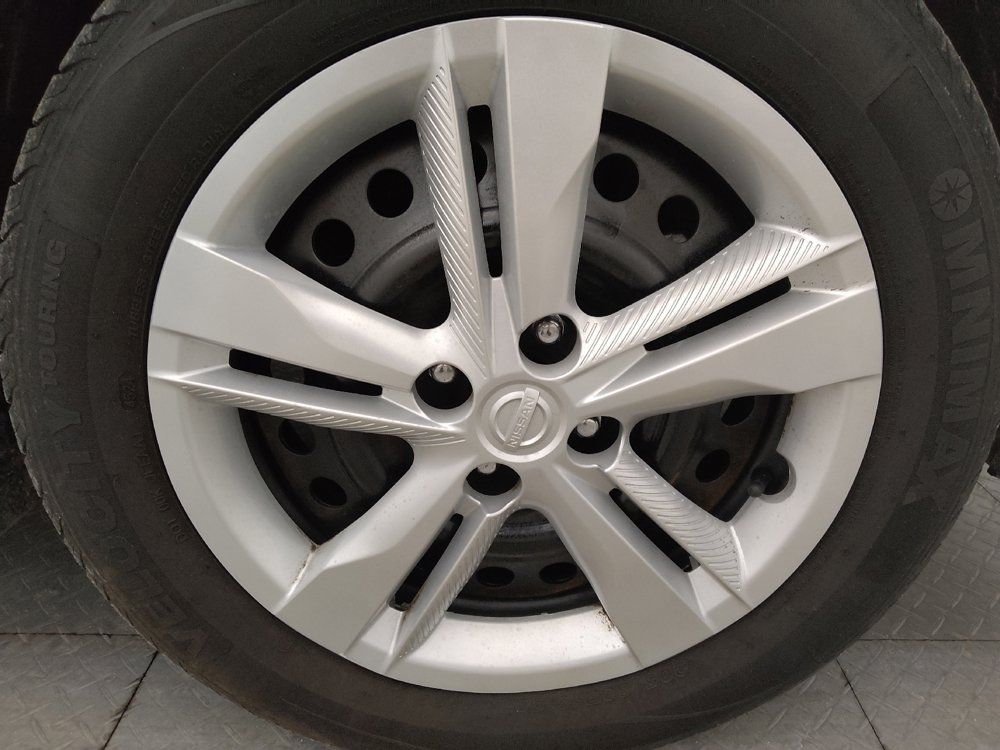 Used 2021 Nissan Kicks S FWD image 31