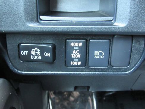 Used 2019 Toyota Tacoma TRD Sport image 32