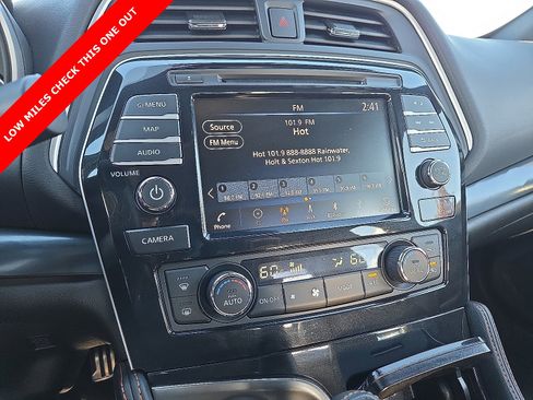 Used 2023 Nissan Maxima SR w/ Sport Mat Group image 18