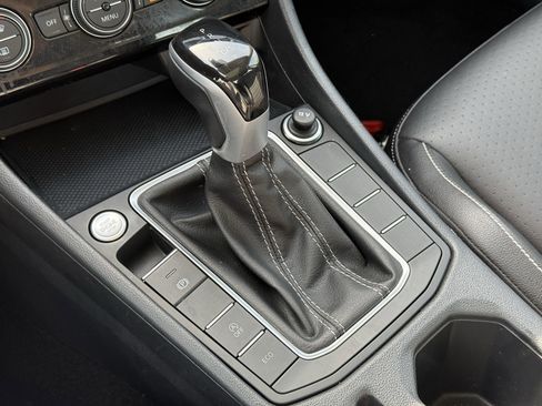 Used 2024 Volkswagen Jetta SE image 24