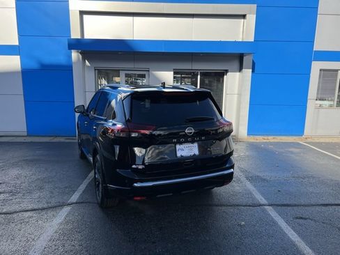 Used 2024 Nissan Rogue Platinum w/ Platinum Premium Package image 7