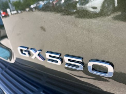Used 2025 Lexus GX 550 w/ Accessory Package (Z1) AWD/4WD image 42
