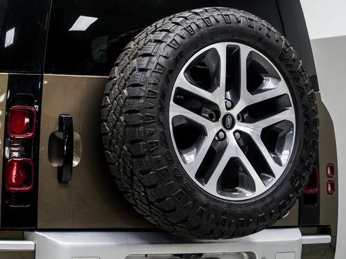 Used 2022 Land Rover Defender 110 XS Edition image 13