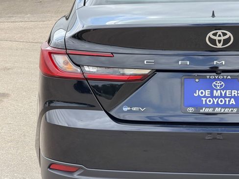 Used 2026 Toyota Camry LE FWD image 10