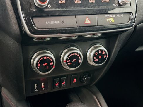 Used 2024 Mitsubishi Outlander Sport SE image 23