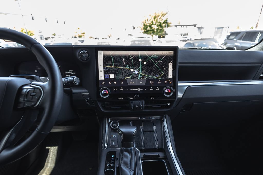 Used 2024 Lexus GX 550 w/ Accessory Package (Z1) AWD/4WD image 23