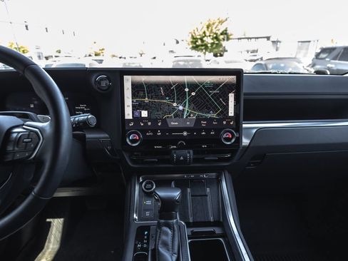 Used 2024 Lexus GX 550 w/ Accessory Package (Z1) AWD/4WD image 23