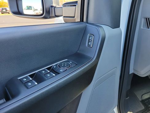 New 2026 Ford F550 4x4 Crew Cab image 18