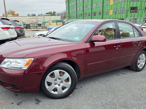 Used 2010 Hyundai Sonata GLS image 3