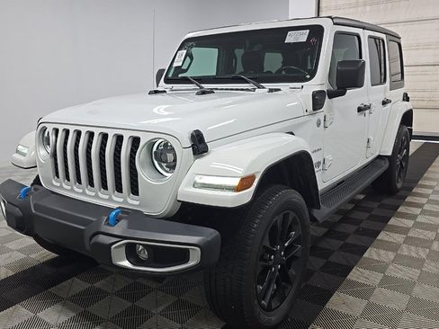 Used 2023 Jeep Wrangler Unlimited Sahara w/ Cold Weather Group AWD/4WD image 1