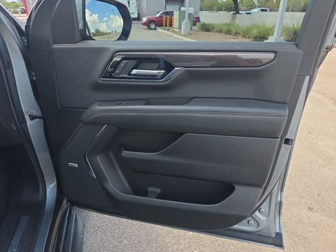 Used 2026 GMC Yukon Elevation AWD/4WD image 16