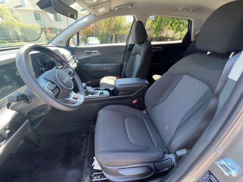 Used 2025 Kia Sportage LX FWD image 25
