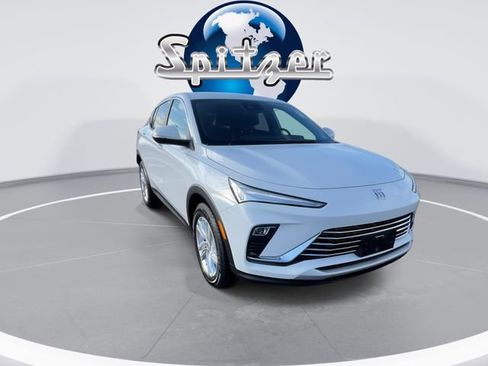 Used 2024 Buick Envista Preferred w/ Convenience I Package image 2