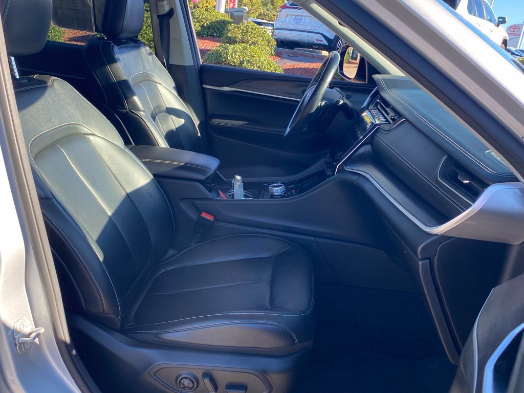 Used 2021 Jeep Grand Cherokee L Limited AWD/4WD image 19