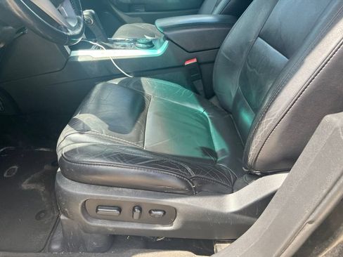 Used 2015 Ford Explorer XLT w/ Equipment Group 202B AWD/4WD image 12