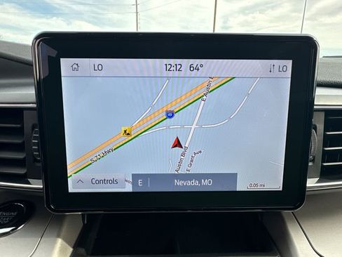 New 2024 Ford Explorer XLT w/ Equipment Group 202A AWD/4WD image 31