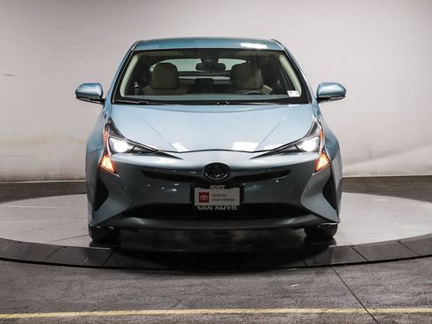 Certified 2018 Toyota Prius Two w/ Prius Two Safety Plus Package FWD image 7