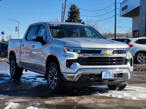 Used 2022 Chevrolet Silverado 1500 LT image 3