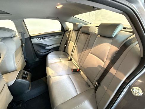 Used 2020 Honda Accord EX image 25