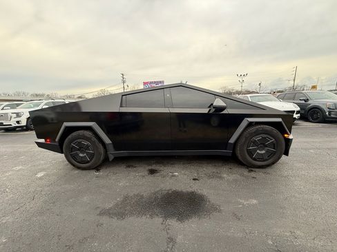 Used 2025 Tesla Cybertruck AWD Crew Cab image 2