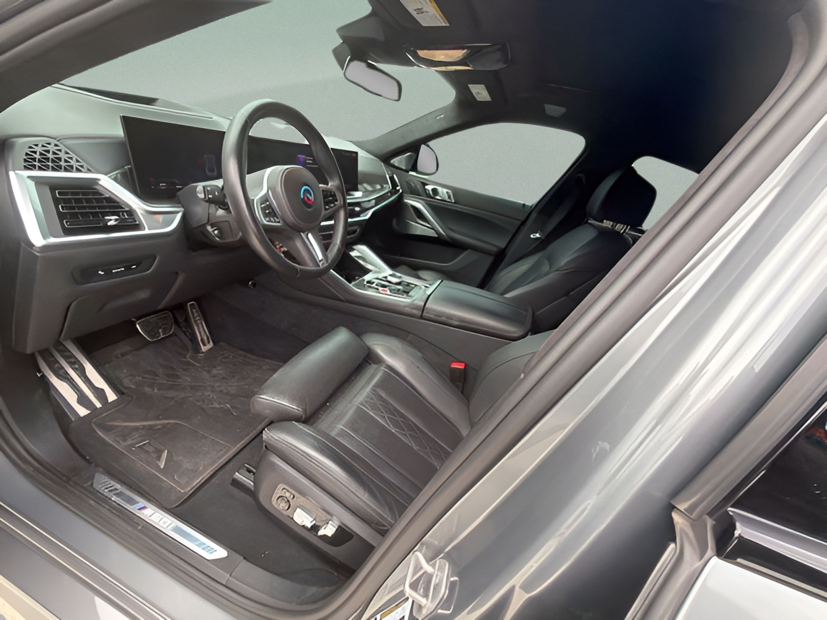 Used 2024 BMW X6 M60i AWD/4WD image 15