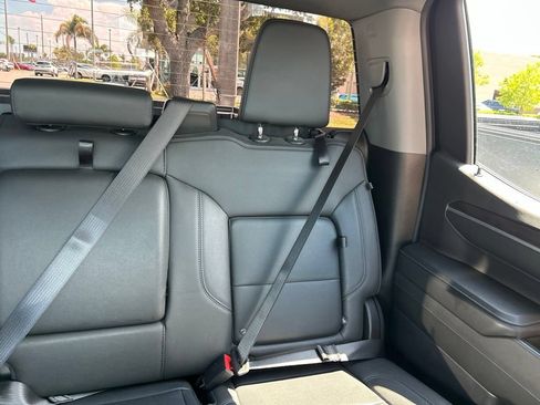 Used 2024 GMC Sierra 1500 SLT AWD/4WD image 14