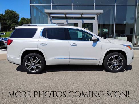 Used 2019 GMC Acadia Denali w/ Technology Package AWD/4WD image 2