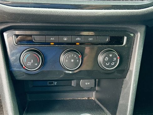 Used 2018 Volkswagen Tiguan S image 15