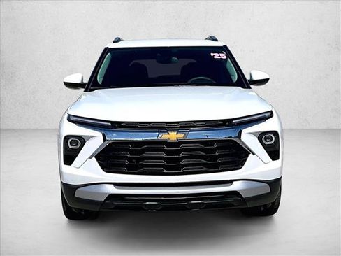Certified 2025 Chevrolet TrailBlazer LT FWD image 3