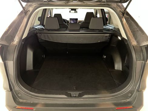 Used 2025 Toyota RAV4 XLE AWD/4WD image 22