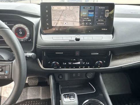 Used 2024 Nissan Rogue Platinum w/ Platinum Premium Package FWD image 23