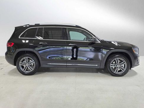 New 2026 Mercedes-Benz GLB 250 4MATIC image 2