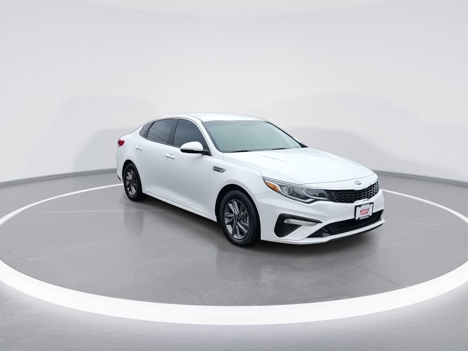 Used 2020 Kia Optima LX FWD image 2