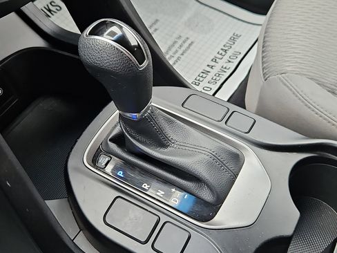 Used 2018 Hyundai Santa Fe Sport image 17