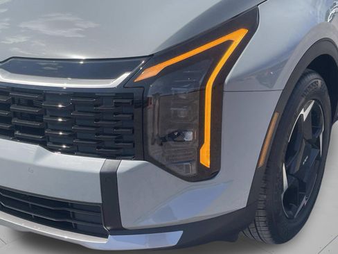 New 2026 Kia Sportage EX FWD image 9
