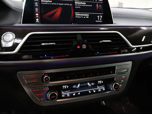 Used 2020 BMW 740i image 32